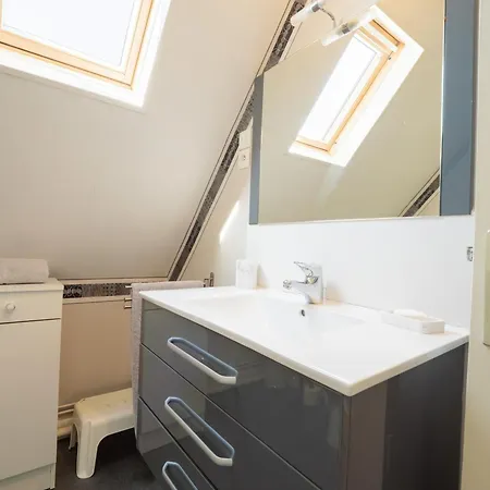 Maison Porteloise 10pers Avec Cour, Au Bord De L'eau * 르 포르텔