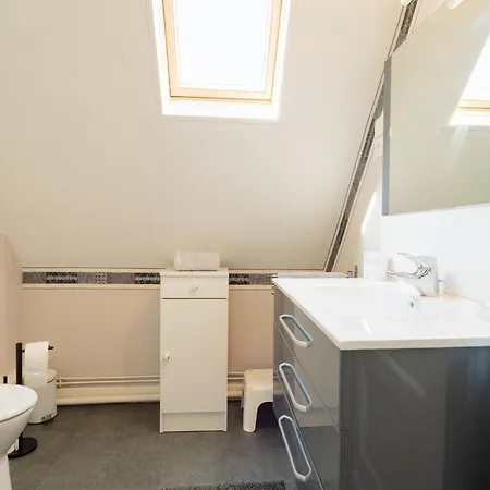 Hébergement de vacances Maison Porteloise 10pers Avec Cour, Au Bord De L'eau Le Portel