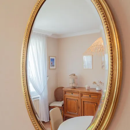 Maison Porteloise 10pers Avec Cour, Au Bord De L'eau *