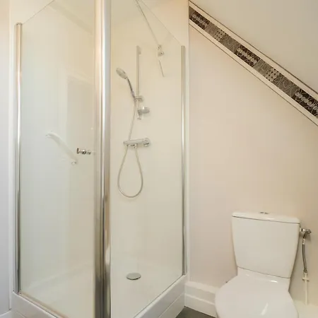 Maison Porteloise 10pers Avec Cour, Au Bord De L'eau